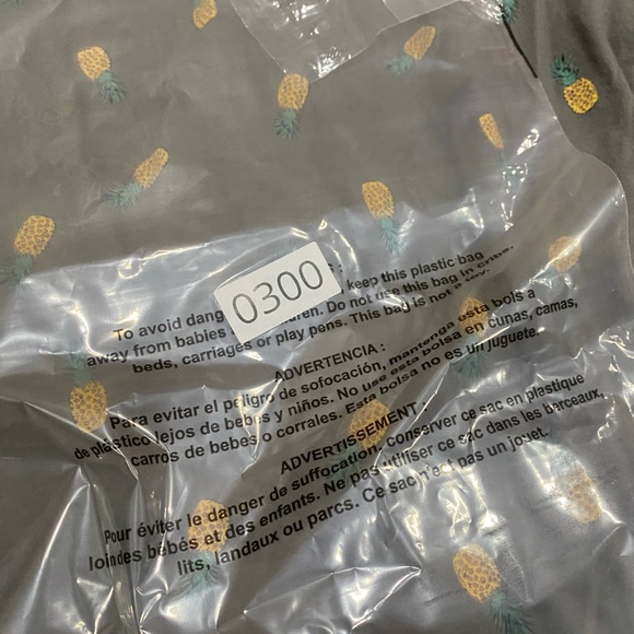 Fifth Sun Summer Vibes Pineapple Tank Top Size Medium - Picture 6 of 6